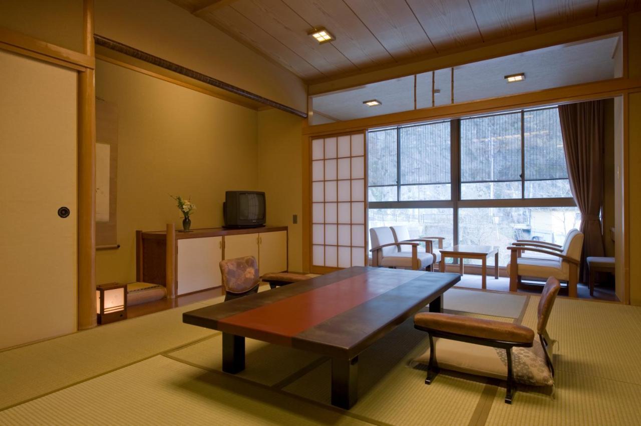 Hotel Nishiyama Onsen Keiunkan Hayakawa Exterior foto